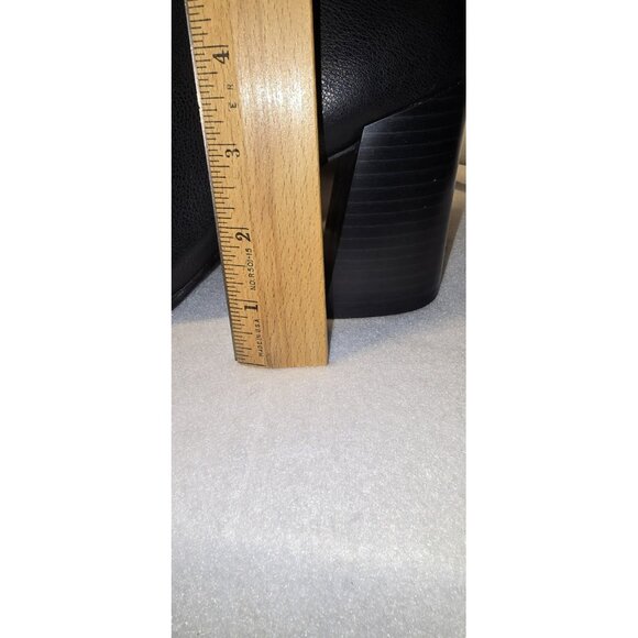 Forever 21 Black Leather Ankle Boots With Studs Size 8.0 Zip NEW Chunky Heel - Picture 8 of 12